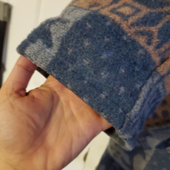 EUC 4 button Runaway Bay Jacket - Picture 3 of 4